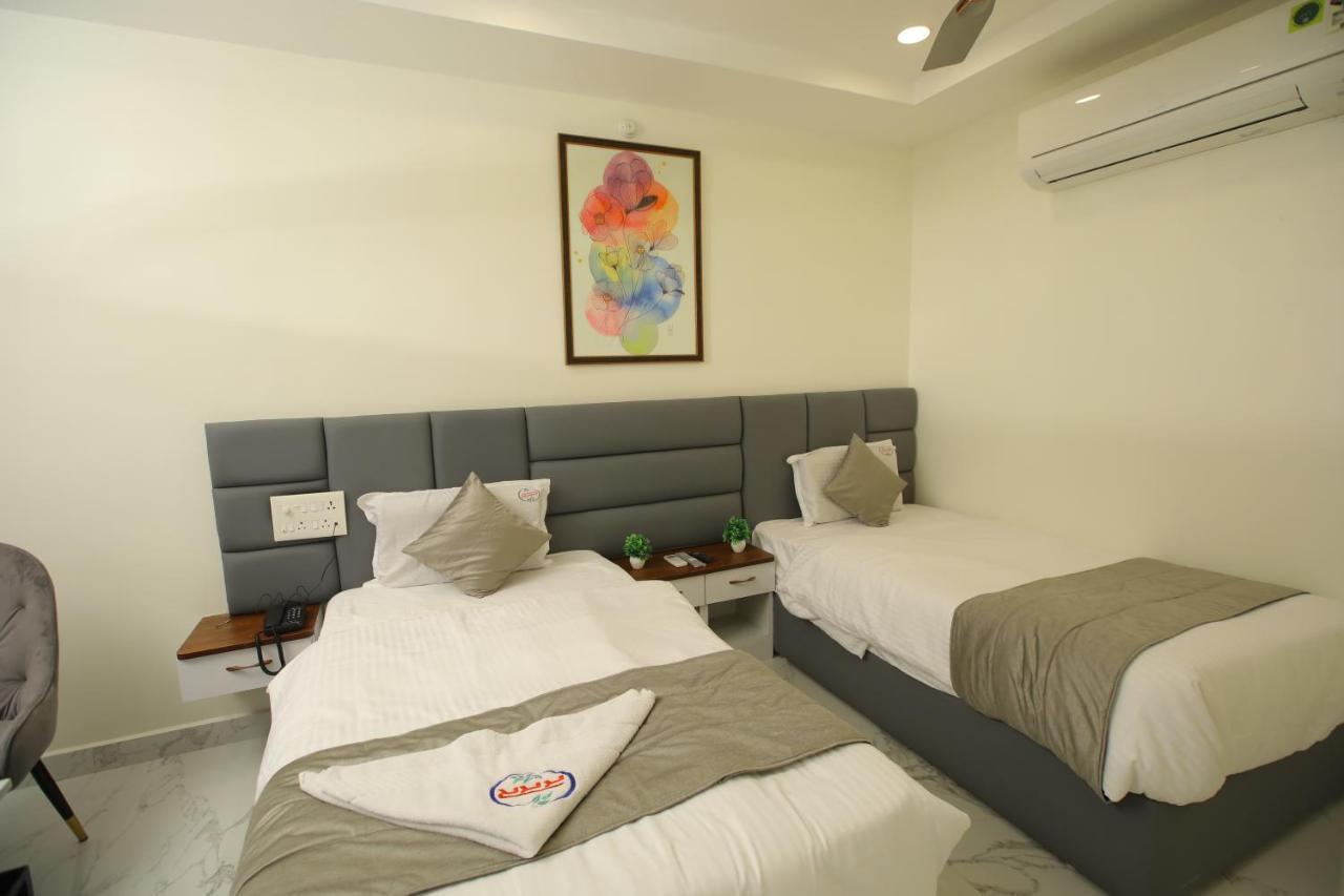 Radha Rani Residency 호텔 Khammam 외부 사진